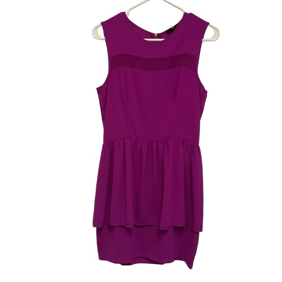 H&M Dresses & Skirts - H&M Magenta Sleeveless Dress
